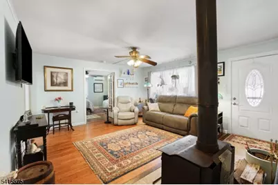 9 Temple Trl, Hopatcong, NJ 07843 - Photo 8