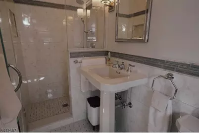 19 Berkeley Ter, Livingston, NJ 07039 - Photo 16