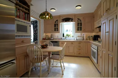 19 Berkeley Ter, Livingston, NJ 07039 - Photo 4