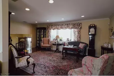 19 Berkeley Ter, Livingston, NJ 07039 - Photo 6