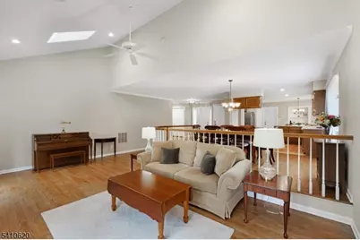 35 Roberts Cir, Bernards Township, NJ 07920 - Photo 6