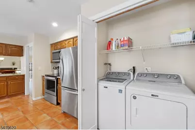 35 Roberts Cir, Bernards Township, NJ 07920 - Photo 14