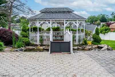 34 Lincoln St, Roseland, NJ 07068 - Photo 38