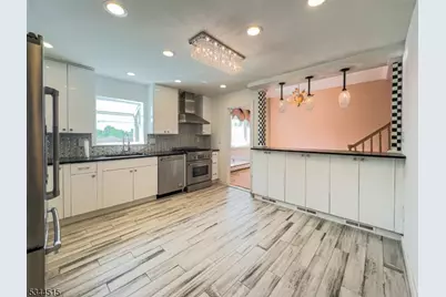 34 Lincoln St, Roseland, NJ 07068 - Photo 8