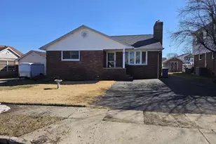 5 Sydney Pl, Manville, NJ 08835 - Photo 1