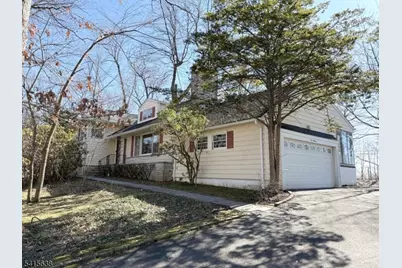 113 Crest Dr, Berkeley Heights Township, NJ 07922 - Photo 2