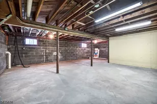 113 Crest Dr, Berkeley Heights Township, NJ 07922 - Photo 32