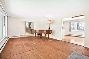 113 Crest Dr, Berkeley Heights Township, NJ 07922 - Photo 8