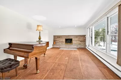 113 Crest Dr, Berkeley Heights Township, NJ 07922 - Photo 6