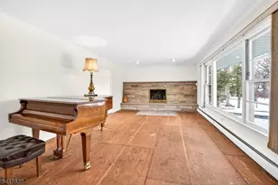 113 Crest Dr, Berkeley Heights Township, NJ 07922 - Photo 6