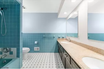 300 Old York Road, Raritan Township, NJ 08822 - Photo 22