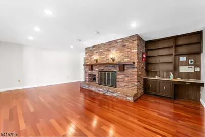 300 Old York Road, Raritan Township, NJ 08822 - Photo 10