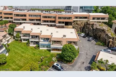 300 Gorge Rd #25, Cliffside Park, NJ 07010 - Photo 38