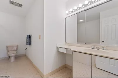 300 Gorge Rd #25, Cliffside Park, NJ 07010 - Photo 22