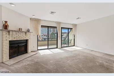 300 Gorge Rd #25, Cliffside Park, NJ 07010 - Photo 10