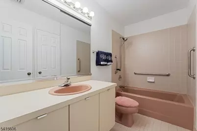 300 Gorge Rd #25, Cliffside Park, NJ 07010 - Photo 28