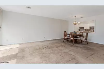 300 Gorge Rd #25, Cliffside Park, NJ 07010 - Photo 16