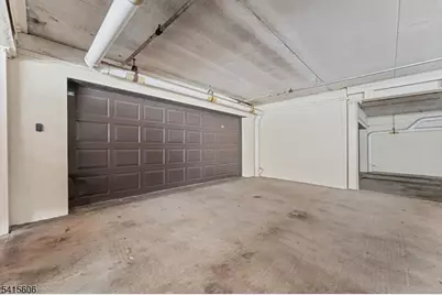 300 Gorge Rd #25, Cliffside Park, NJ 07010 - Photo 32