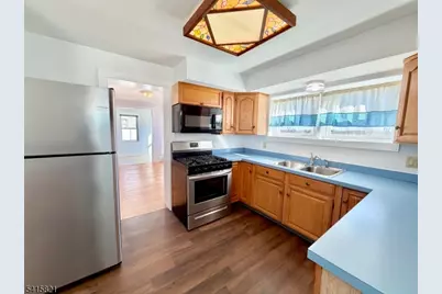 126 Hwy20231, Raritan Township, NJ 08551 - Photo 16