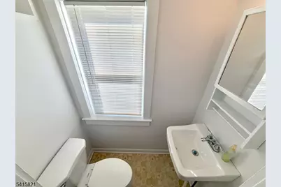 126 Hwy20231, Raritan Township, NJ 08551 - Photo 20