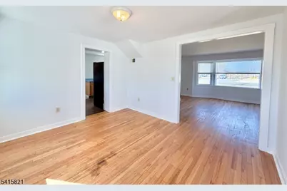 126 Hwy20231, Raritan Township, NJ 08551 - Photo 10