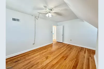 126 Hwy20231, Raritan Township, NJ 08551 - Photo 32