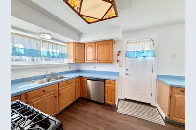 126 Hwy20231, Raritan Township, NJ 08551 - Photo 14