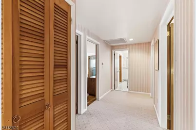 116 S Hillside Ave, Roxbury Township, NJ 07876 - Photo 16