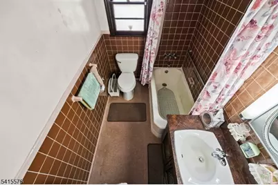 8 Kipp Pl, Paterson, NJ 07513 - Photo 12