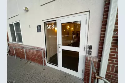 508 Hamburg Tpke, Wayne, NJ 07470 - Photo 2