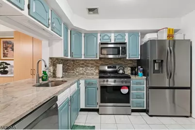 15 Boulder Run Rd, Paterson, NJ 07501 - Photo 4