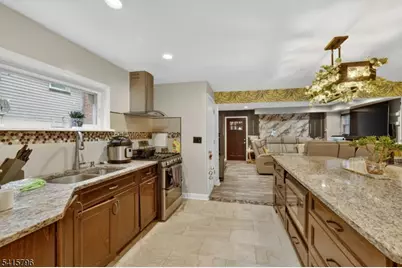 31 Mertz Ave, Belleville, NJ 07109 - Photo 8