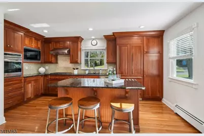 22 Brook Hollow Ln, New Providence, NJ 07974 - Photo 10