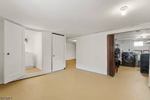 326 Eastern Pkwy, Newark, NJ 07106 - Photo 14