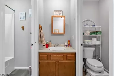 208 E Price St, Linden, NJ 07036 - Photo 26