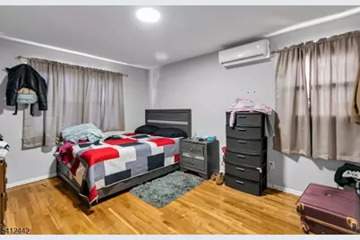 208 E Price St, Linden, NJ 07036 - Photo 6