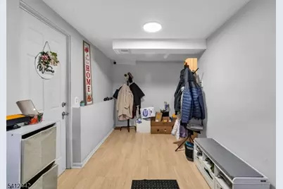 208 E Price St, Linden, NJ 07036 - Photo 8