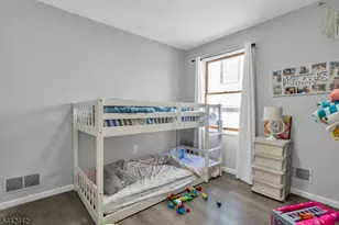 208 E Price St, Linden, NJ 07036 - Photo 24