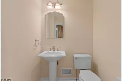 97 Mc Cosh Rd, Clifton, NJ 07043 - Photo 14