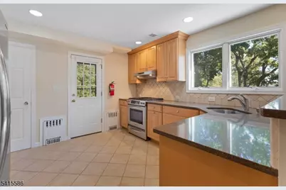 97 Mc Cosh Rd, Clifton, NJ 07043 - Photo 8