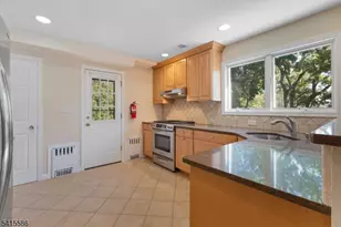 97 McCosh Rd, Clifton, NJ 07043 - Photo 8