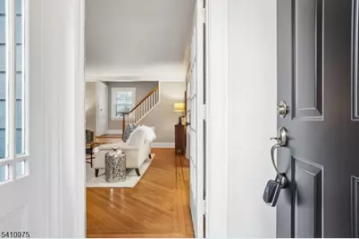 25 Burnett Ter, Maplewood, NJ 07040 - Photo 2