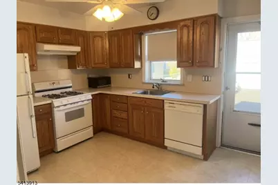 15 Regent St, North Plainfield, NJ 07060 - Photo 4