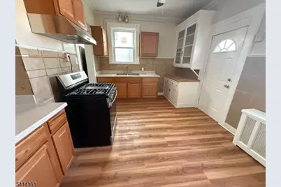 70 Warrington Pl, East Orange, NJ 07017 - Photo 4