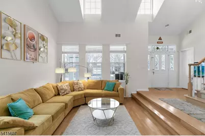 9 Hartley Ln, Bernards Township, NJ 07920 - Photo 2