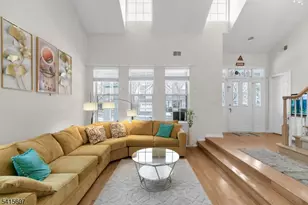 9 Hartley Ln, Bernards Township, NJ 07920 - Photo 2