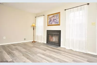 55 Canterbury Cir, Franklin Township, NJ 08873 - Photo 4