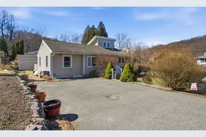 41 Comanche Ave, Rockaway Township, NJ 07866 - Photo 4