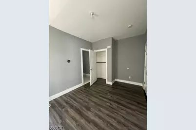 27 Schuyler Ter, East Orange, NJ 07017 - Photo 10