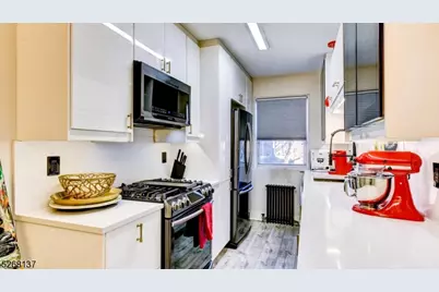 1504 W Terrace Cir #4, Teaneck Township, NJ 07666 - Photo 10